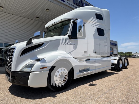 2020 VOLVO VNL64T760 2020 VOLVO VNL64T760 - image 2 of 6