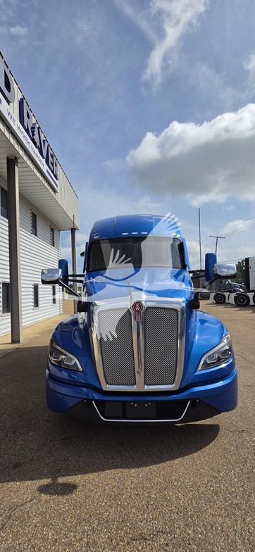 2023 KENWORTH T680 2023 KENWORTH T680 - image 2 of 6