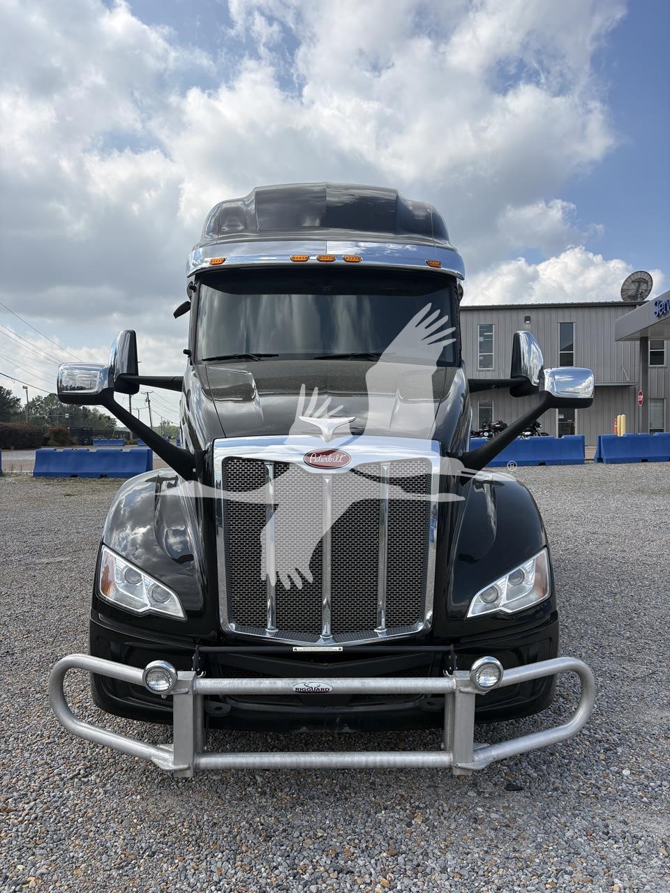 2024 PETERBILT 579 2024 PETERBILT 579 - image 2 of 6