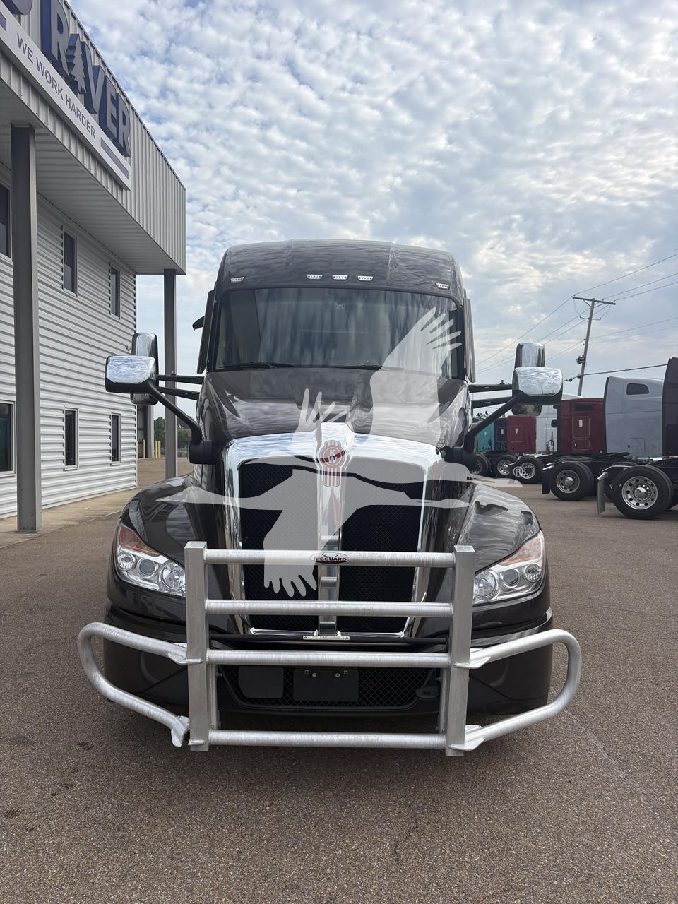 2024 KENWORTH T680 - image 2 of 6