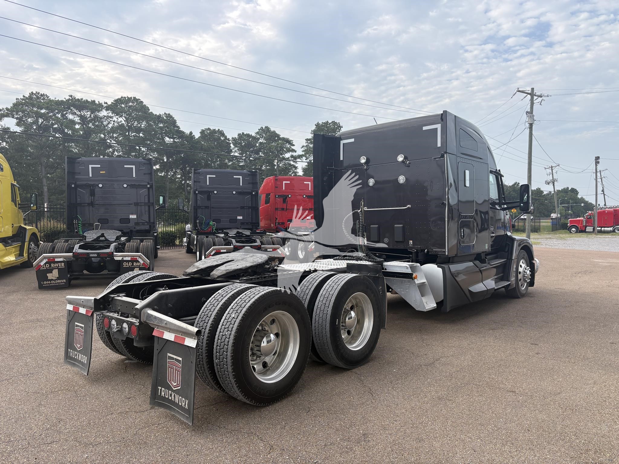 2024 KENWORTH T680 - image 5 of 6