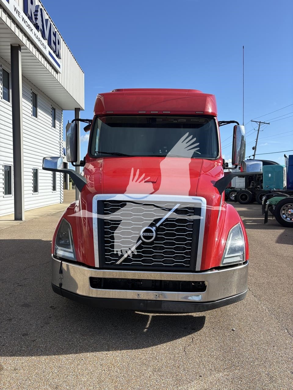2022 VOLVO VNL64T740 - image 2 of 6