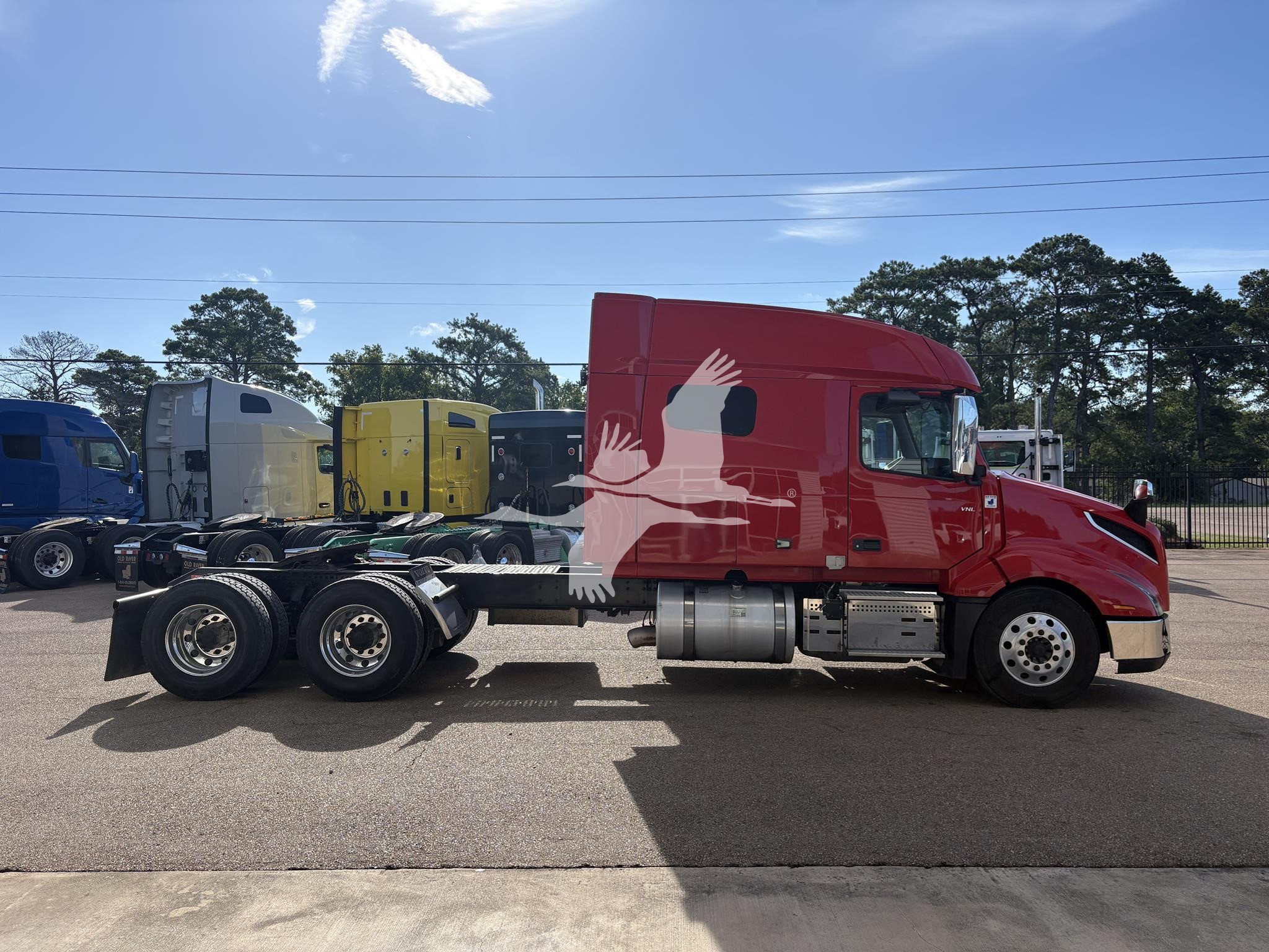 2023 VOLVO VNL64T740 - image 4 of 6