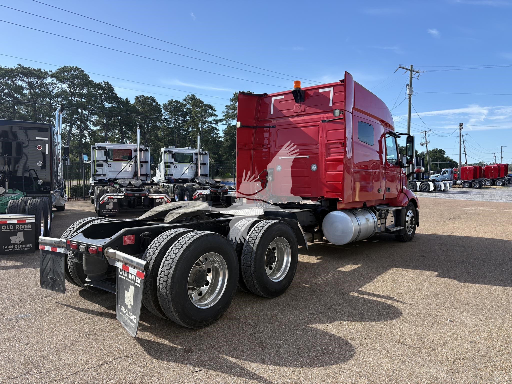 2023 VOLVO VNL64T740 - image 5 of 6
