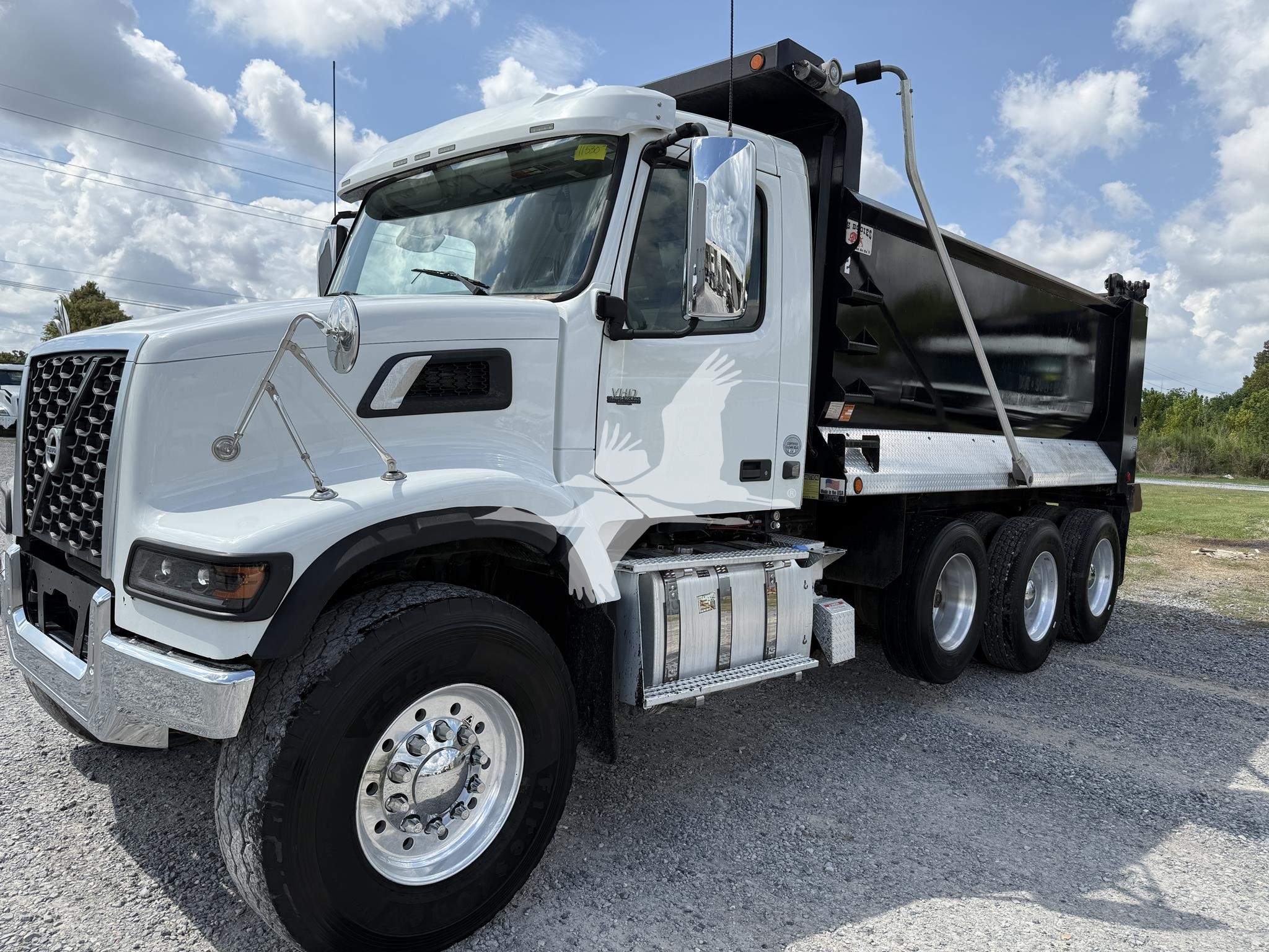 2022 VOLVO VHD84F300 2022 VOLVO VHD84F300 - image 1 of 6