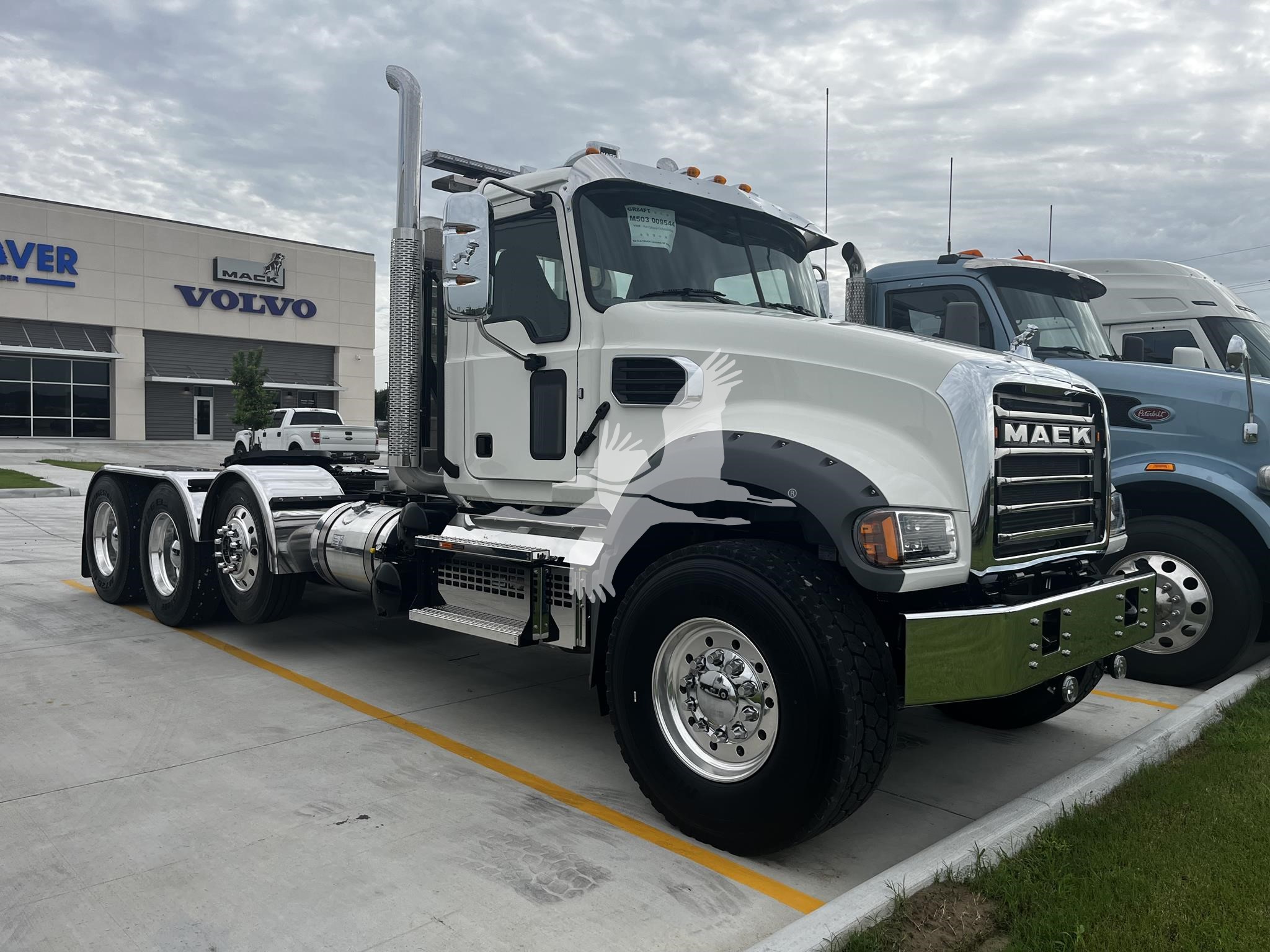 2027 MACK GRANITE 84FT 2027 MACK GRANITE 84FT - image 3 of 6