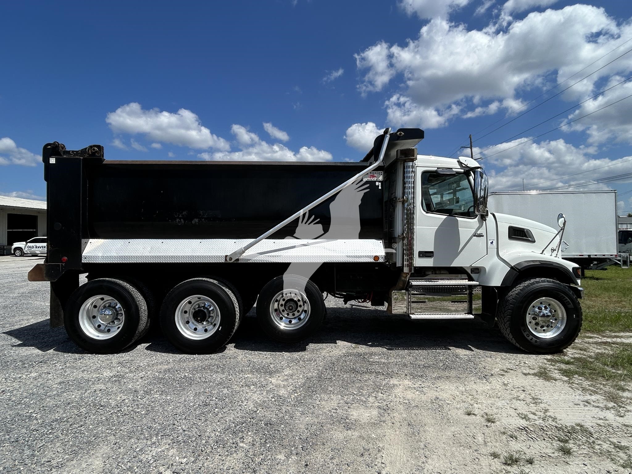 2023 VOLVO VHD84F300 - image 6 of 6