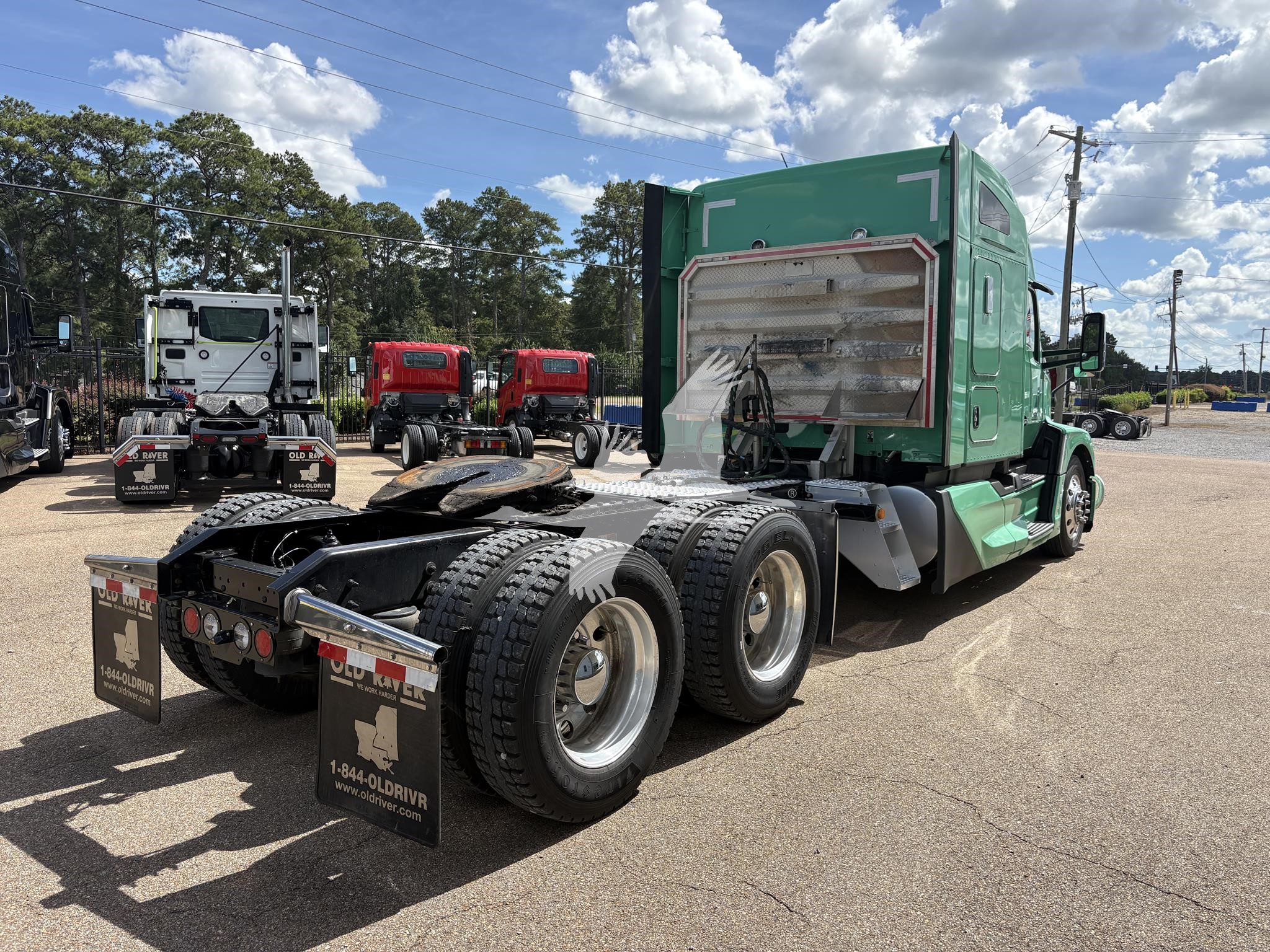 2024 KENWORTH T680 - image 5 of 6